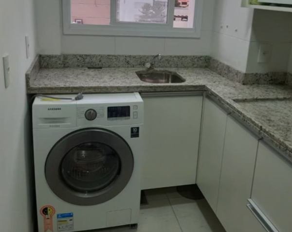 Bancada de lavanderia em pedra com tanque